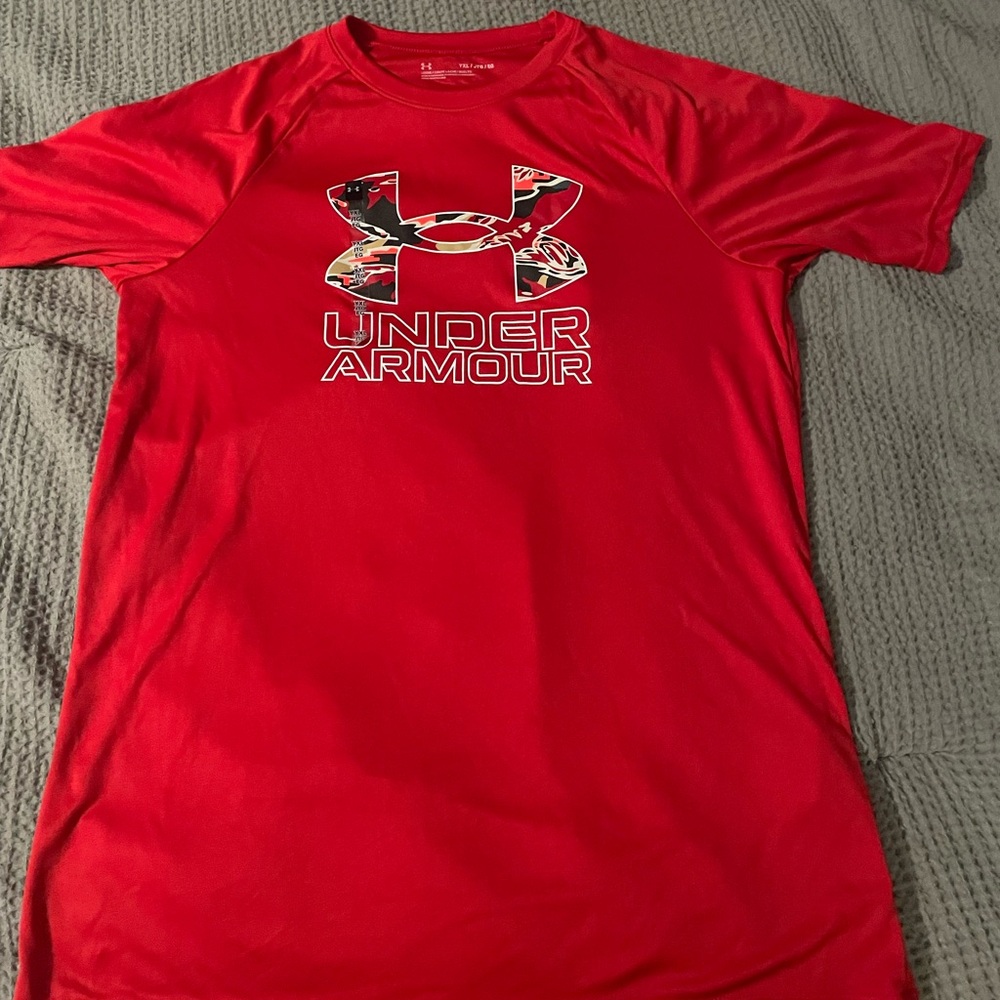 Under Armour T Shirt.